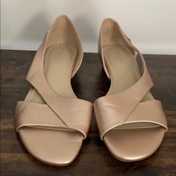 naturalizer gold sandals